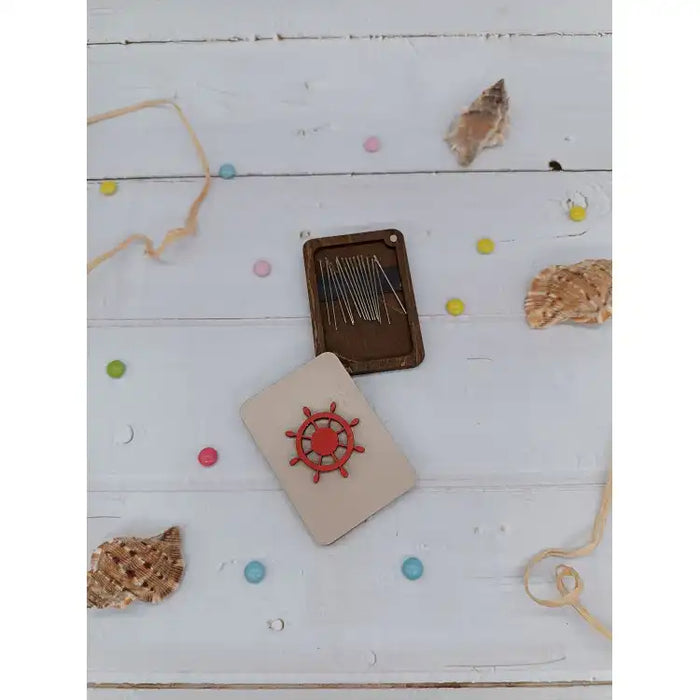 WOODEN NEEDLE CASE. STEERING WHEEL. KF056/37