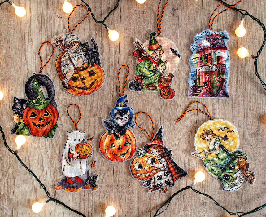 Cross Stitch Kit LetiStitch - Halloween Toys Kit of 8 pieces - HobbyJobby