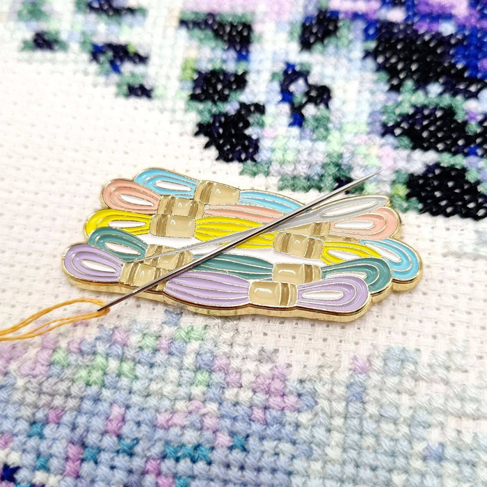 Needle & Thread Needle Minder for Cross Stitch & Embroidery