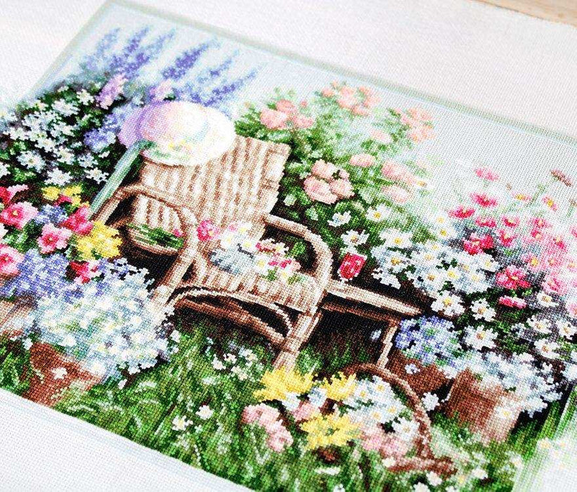 Cross Stitch Kit Luca-S - Blooming Garden, B2344 - Luca-S