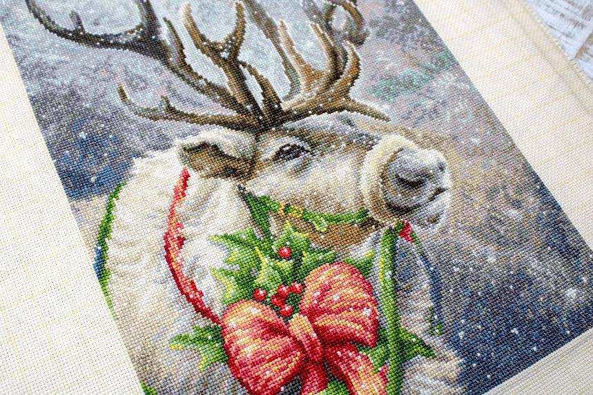 Petit Point Kit Luca-S - Christmas Deer, G598 - HobbyJobby